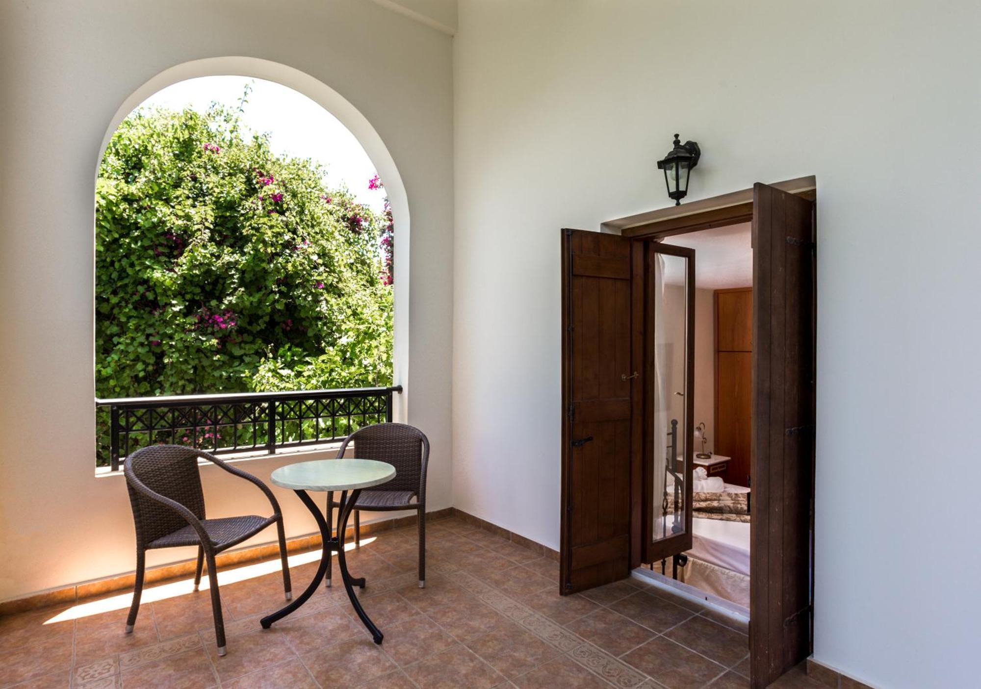 Douliana Villas 部屋 写真